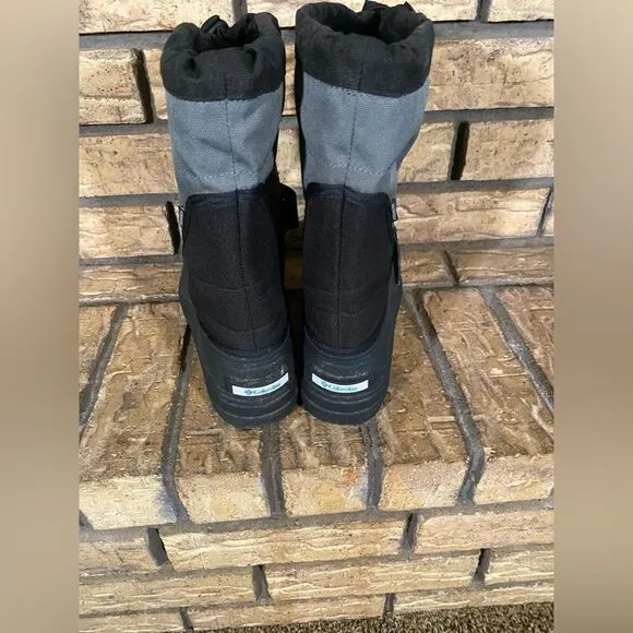 Columbia size 6 snow boots