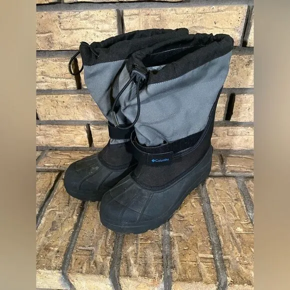 Columbia size 6 snow boots