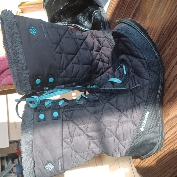 COLUMBIA Waterproof 200 Gram Insulation Winter Boots Teal Black Womens Size 7
