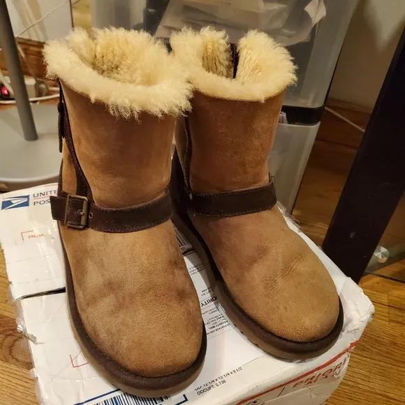 COPY - Ugg Australia Sheepskin Boots Size 3 Kids