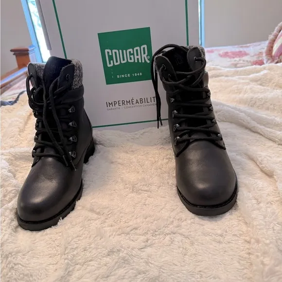 Cougar Derry Black Lace-Up Hiking Ankle Boots. Size 8New in Box.