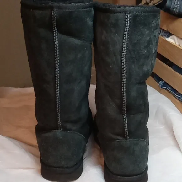 Cozie steps black winter sheepskin boots size 7