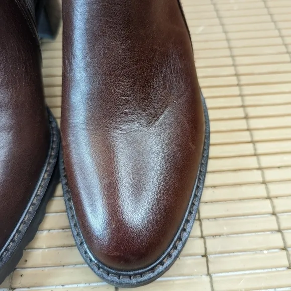 Crown Vintage women's sz 6M brown leather Pull on ankle boots. 2&quot; stacked leathe