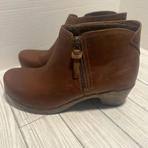 Dansko Max Ankle Boots Brown Distressed Leather Size 38 7.5
