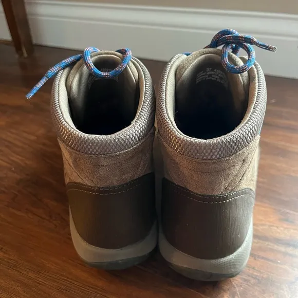 Dansko Paulette Taupe Suede WPF Boot, Hiking/Winter-Size Euro 37, US 6.5/7