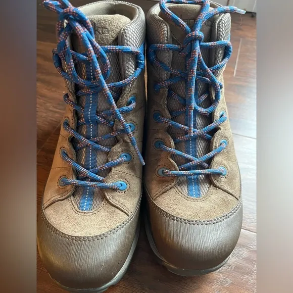 Dansko Paulette Taupe Suede WPF Boot, Hiking/Winter-Size Euro 37, US 6.5/7