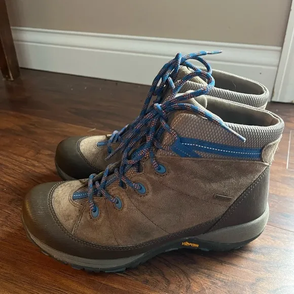 Dansko Paulette Taupe Suede WPF Boot, Hiking/Winter-Size Euro 37, US 6.5/7