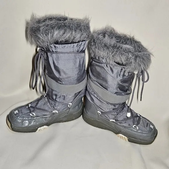 DC Chalet 2.0 LE Snow Boots Women's 6.5-7.5 Gray Faux Fur Trim Rhinestone Rare