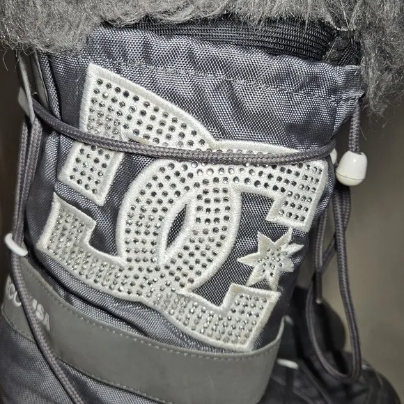 DC Chalet 2.0 LE Snow Boots Women's 6.5-7.5 Gray Faux Fur Trim Rhinestone Rare