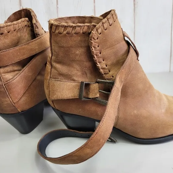 Dingo Western Boho 90's Leather Buckle Ankle Cowgirl Heeled Booties Brown 7M