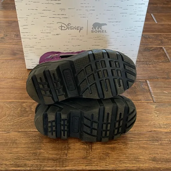 Disney x Sorel Flurry Frozen Anna Snow Boots Size 9