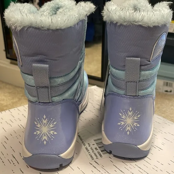 Disney x Sorel frozen winter boots NWT