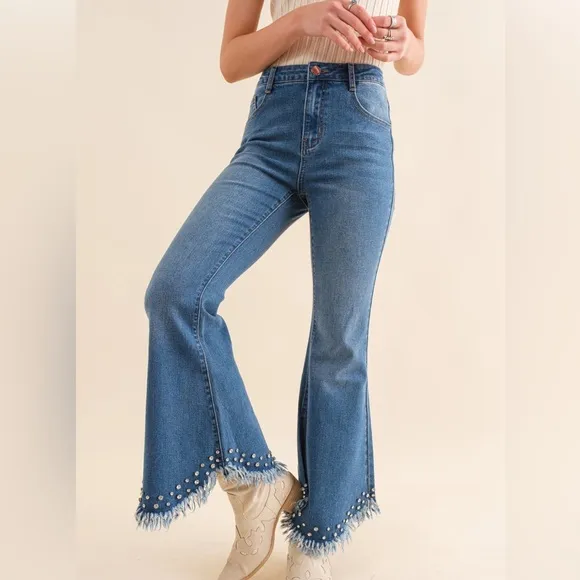 Distressed Fringe Bottom Edge Rhinestone Detailed Denim Jeans