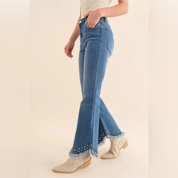 Distressed Fringe Bottom Edge Rhinestone Detailed Denim Jeans