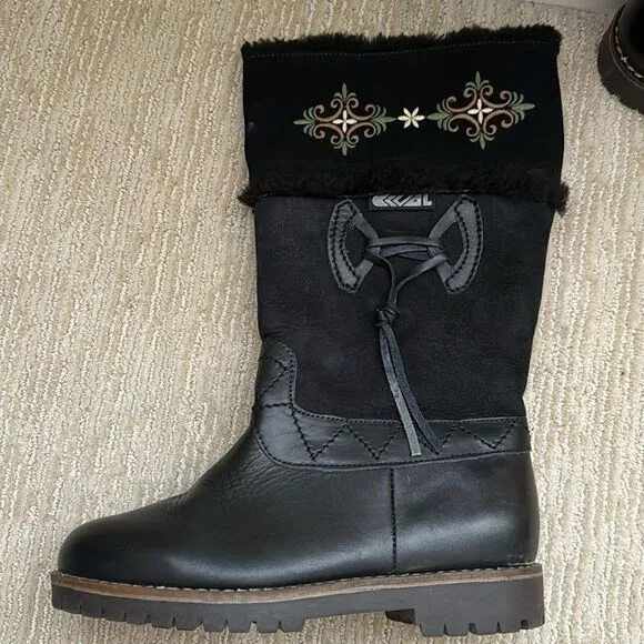 Dival Women’s Leather &amp; Suede Winter Boots, Size 39