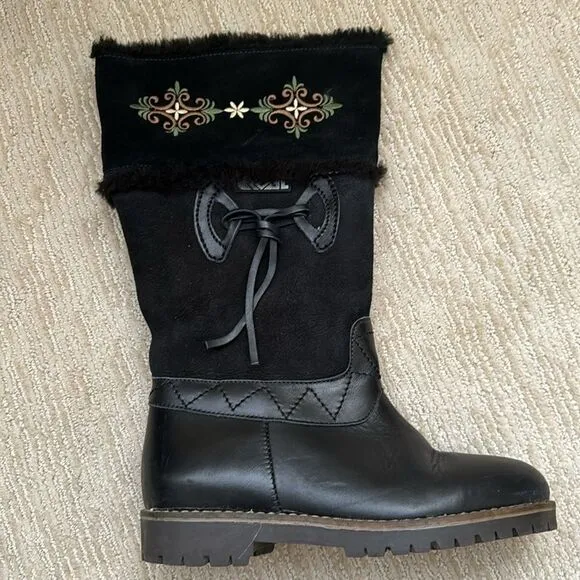 Dival Women’s Leather &amp; Suede Winter Boots, Size 39