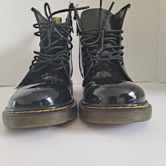 Doc Martens Patent Leather Boots Girls, size 3