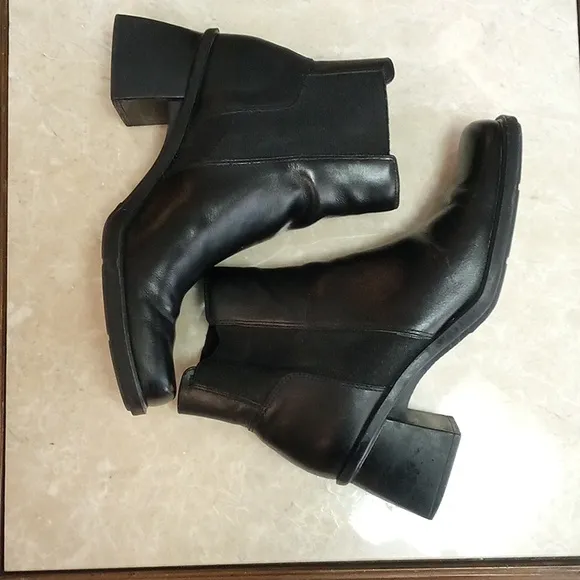 DOCKER Black Square-Heeled Ankle Boots -Sz. 6