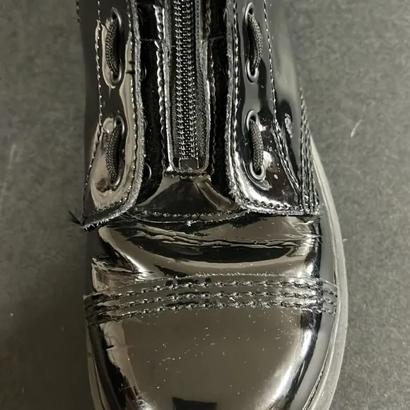 Dr. Marten youth sinclair bex patent leather boots size 5M