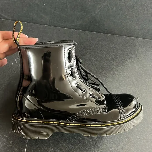 Dr. Marten youth sinclair bex patent leather boots size 5M