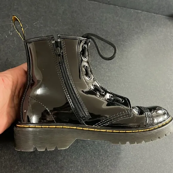 Dr. Marten youth sinclair bex patent leather boots size 5M