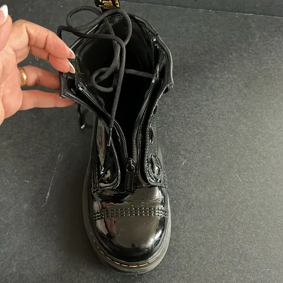Dr. Marten youth sinclair bex patent leather boots size 5M