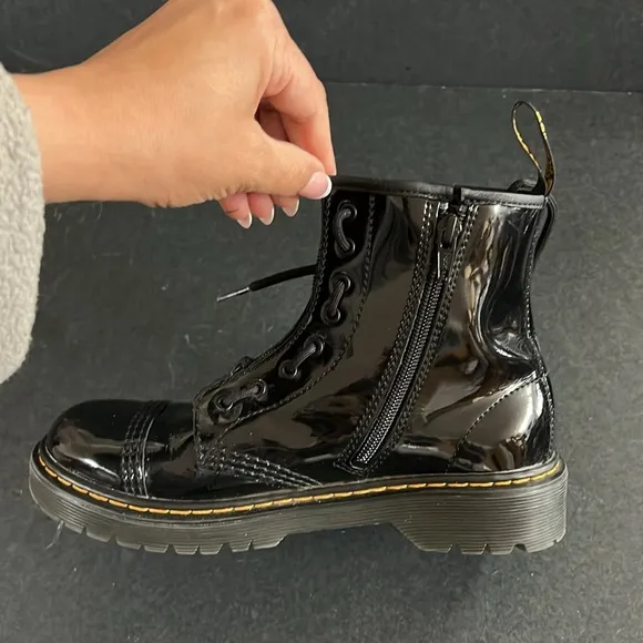 Dr. Marten youth sinclair bex patent leather boots size 5M