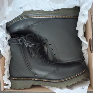 Dr Martens 1460 Boot Youth 4