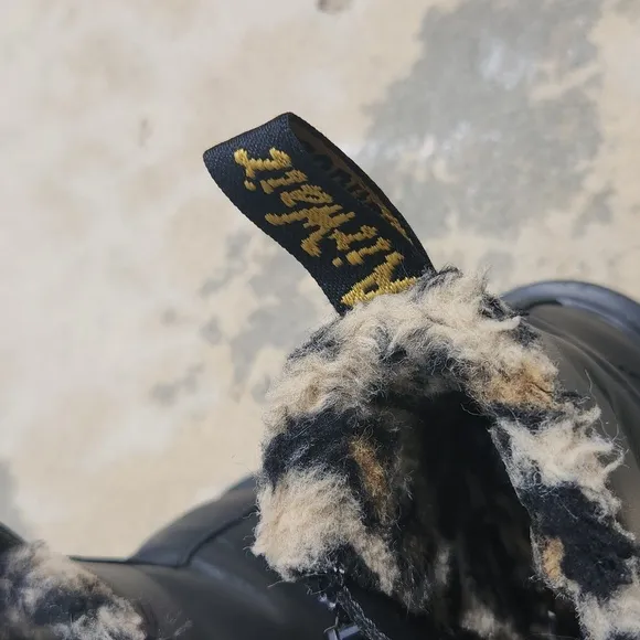 Dr. Martens 1460 Serena black Fluff cheetah Leather boots size 5