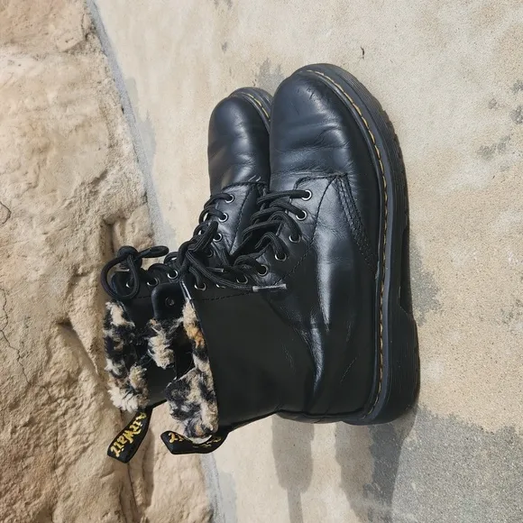 Dr. Martens 1460 Serena black Fluff cheetah Leather boots size 5