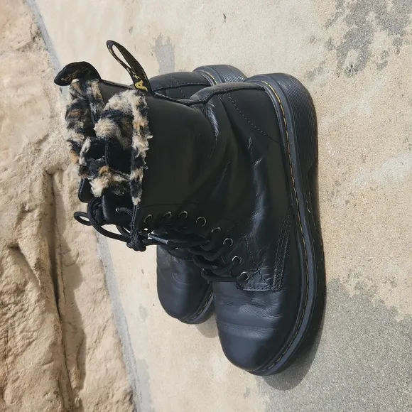 Dr. Martens 1460 Serena black Fluff cheetah Leather boots size 5