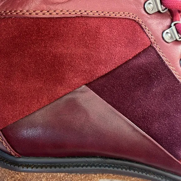 Earth elements Red/Burgundy Leather &amp; Suede Hiking Boots w/side zipper Size 7.5