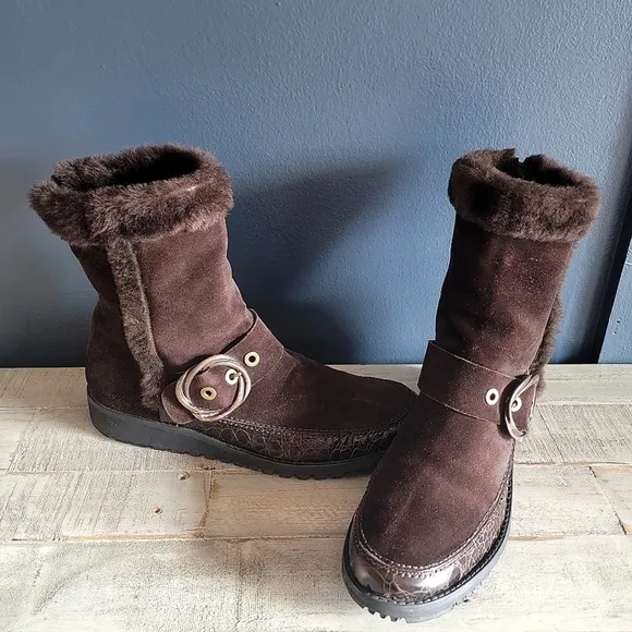 EUC Stuart Weitzman Brown Suede Snow Boots Size‎ 10