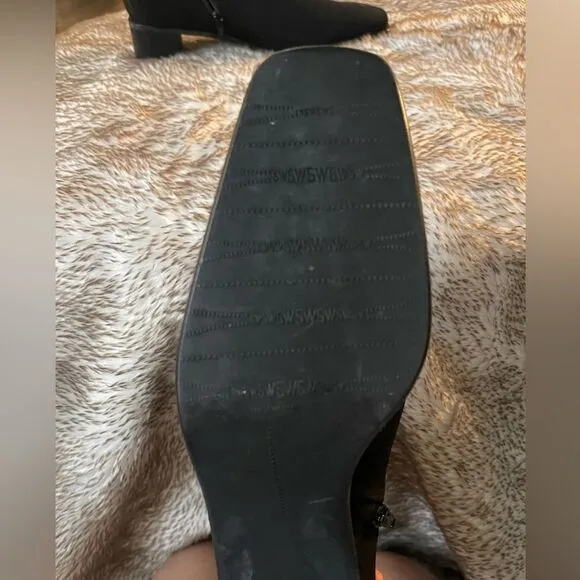 EUC Stuart Weitzman Boots Size 9 Black Gore-Tex