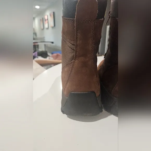 FIELD &amp; STREAM Woodsman 800g Insulated Waterproof Hunting Boots in brown.Size 10