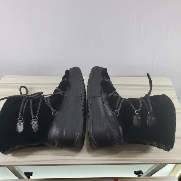 FitFlop 6 Superblizz Shearling Winter Snow Boots Mukluk Fur Tie Lace Up