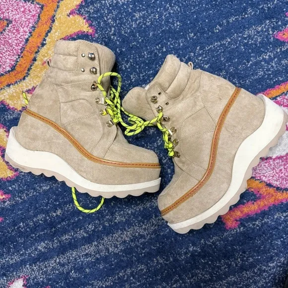Free People Vegan Road Trip Platform Boot sz 6