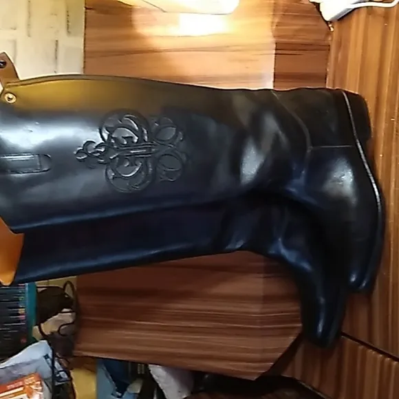 Frye black embroidered logo medallion tall equestrian riding boots 8M