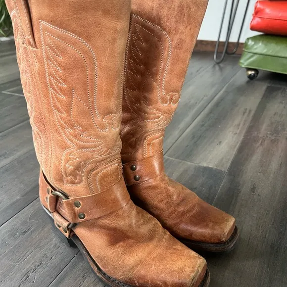 Frye “Coral” Thunderbird Harness boots