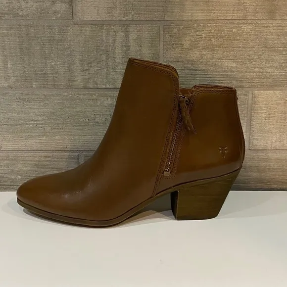 FRYE JUDITH DOUBLE ZIP BROWN SOFT LEATHER ANKLE BOOTS SIZE 8