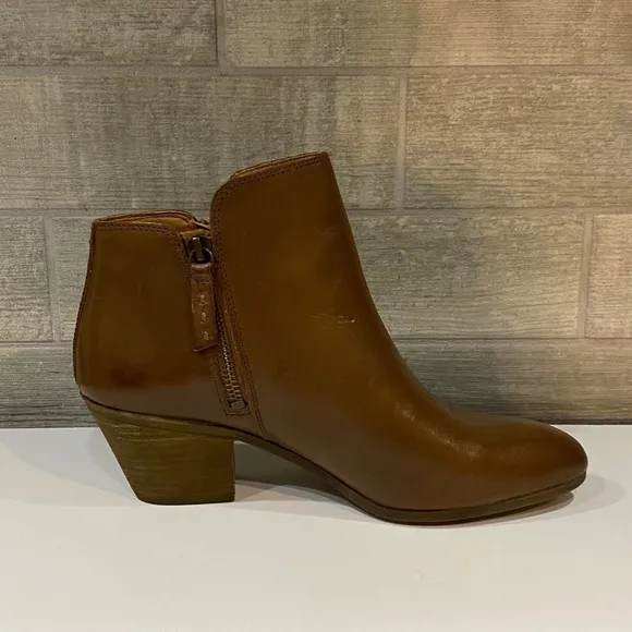 FRYE JUDITH DOUBLE ZIP BROWN SOFT LEATHER ANKLE BOOTS SIZE 8