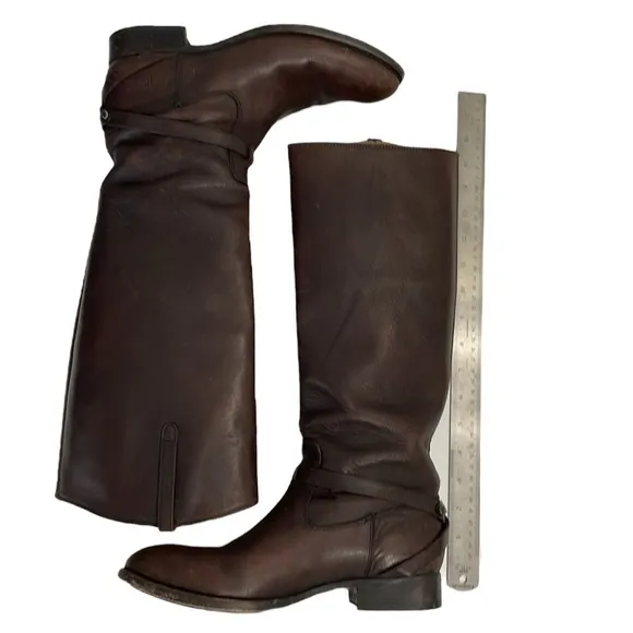 Frye Lindsay Plate brown leather knee high boots. Metal tag at heel. Size 8‎