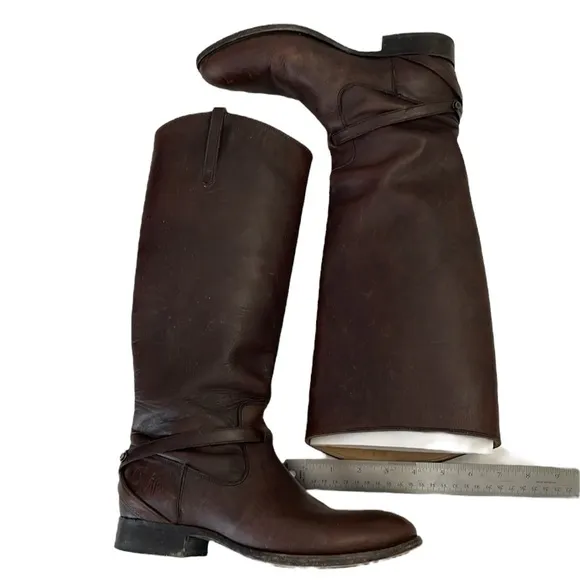 Frye Lindsay Plate brown leather knee high boots. Metal tag at heel. Size 8‎