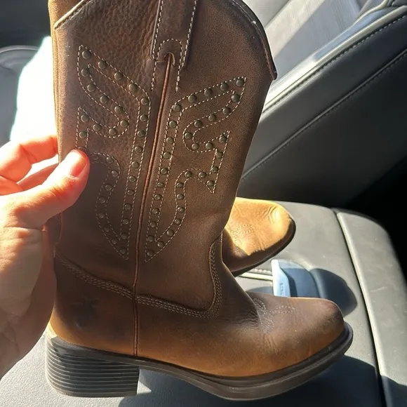 FRYE Logo Studded Leather Cowgirl Western Boot 13.5 Lil’ Daisy Duke girls