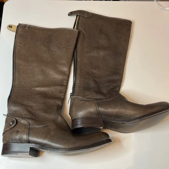 FRYE Melissa Button Back Zip Size 6 1/2 B Knee High Brown Leather Rider Boots