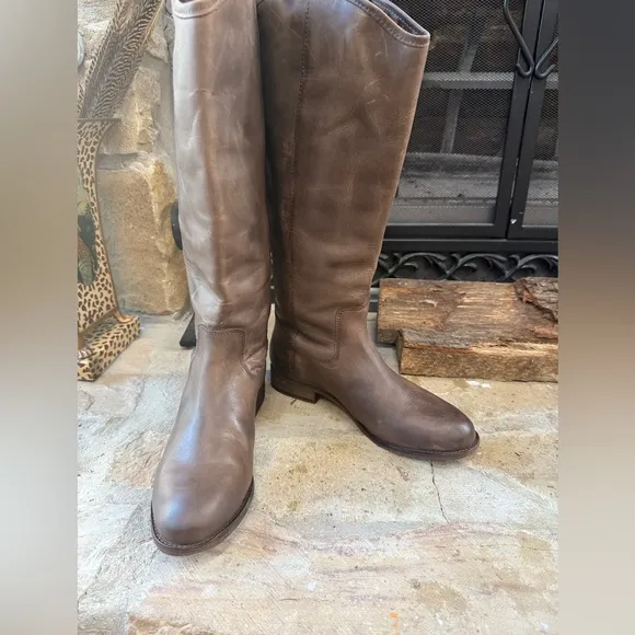 Frye Melissa Button leather Lug Boot Smoke /grey/brown size 9