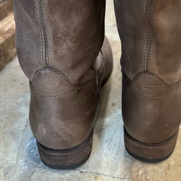 Frye Melissa Button leather Lug Boot Smoke /grey/brown size 9