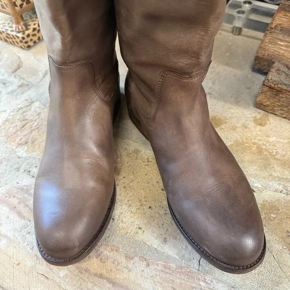 Frye Melissa Button leather Lug Boot Smoke /grey/brown size 9