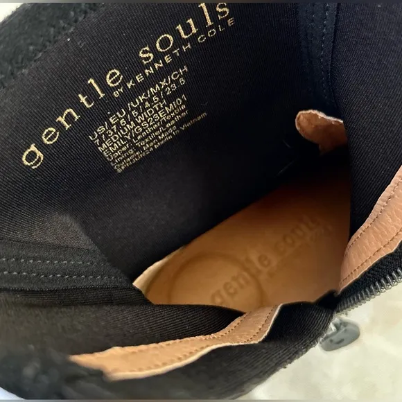 Gentle Souls Kenneth Cole Emily Black Suede Leather Ankle Boots Size 7 E…