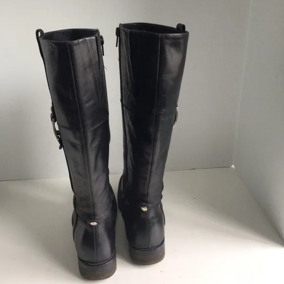 Geox Boots crafted from premium brushed black leather Size 7.5